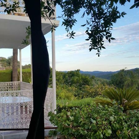 Les Chapeliers Bed & Breakfast Claviers Bagian luar foto