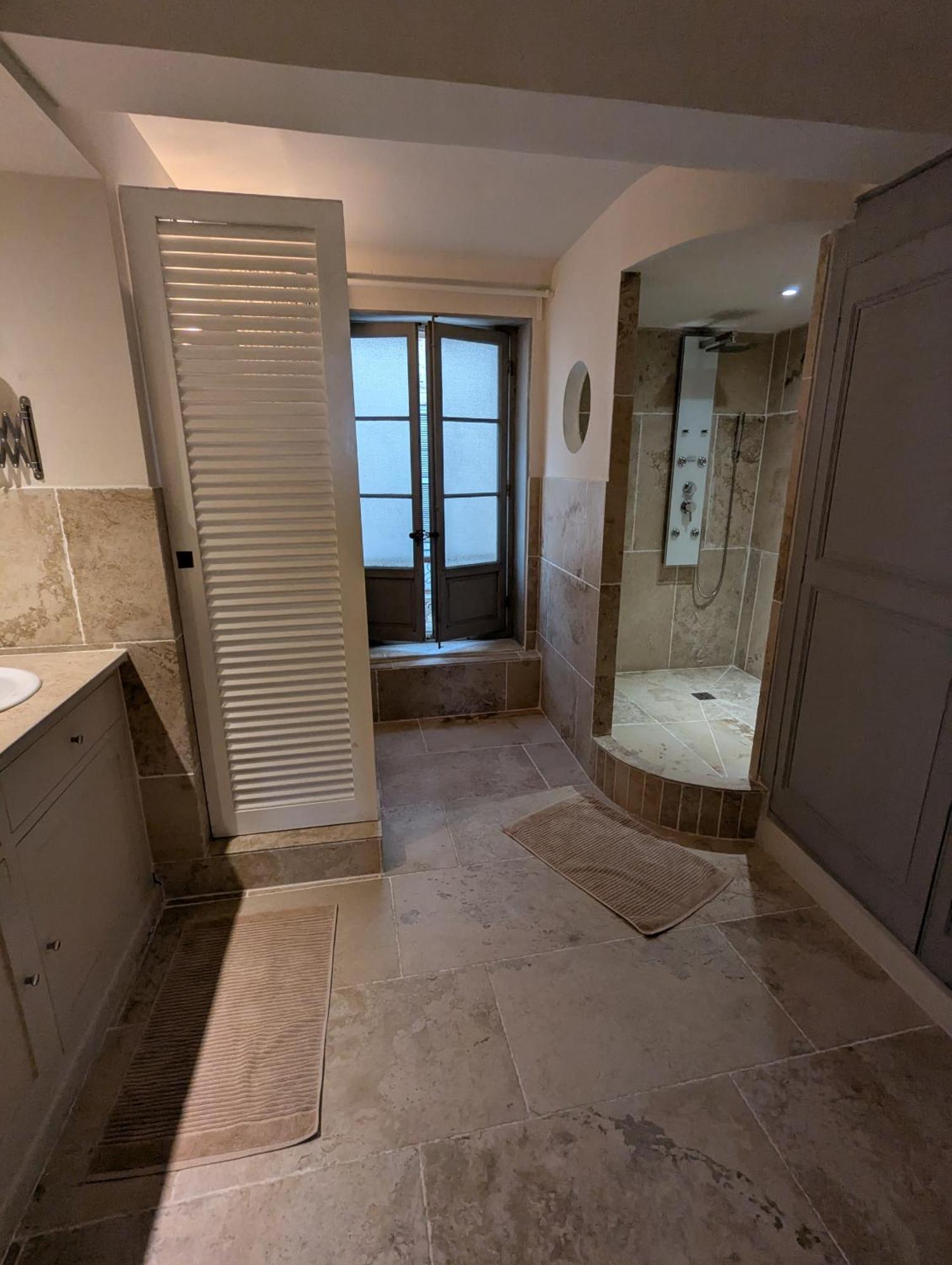 Les Chapeliers Bed & Breakfast Claviers Bagian luar foto