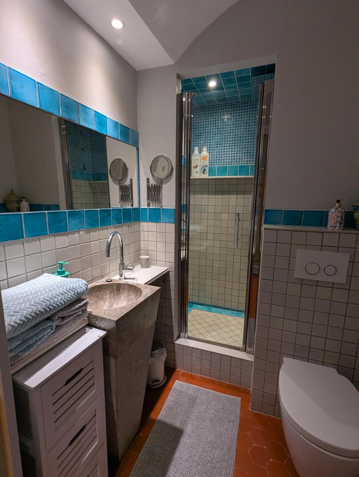 Les Chapeliers Bed & Breakfast Claviers Bagian luar foto
