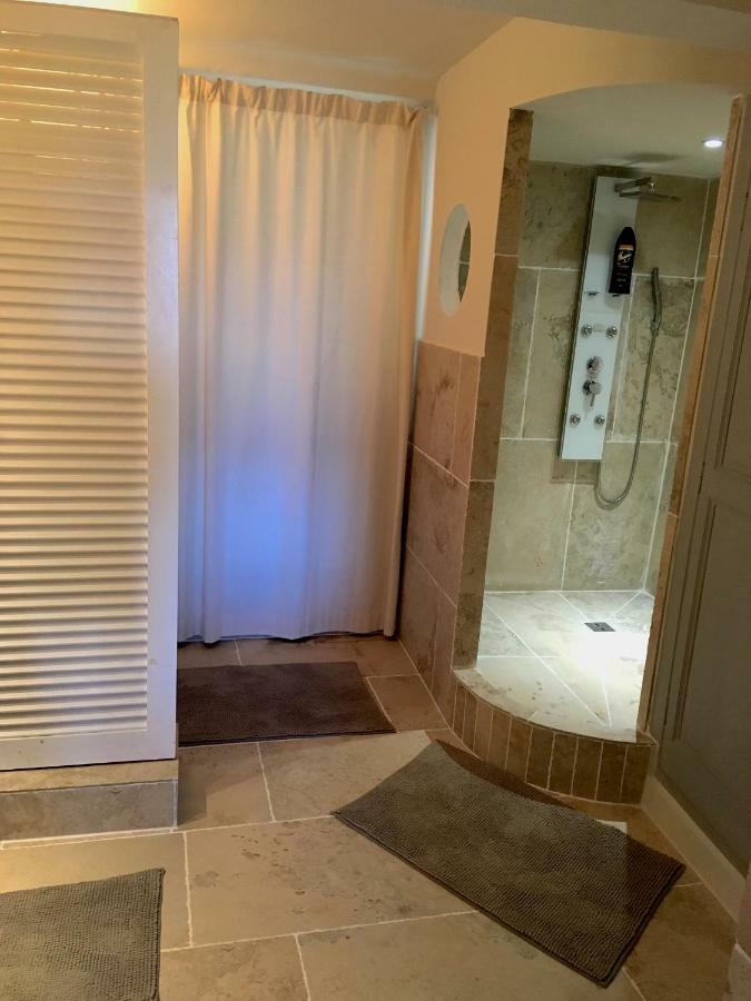 Les Chapeliers Bed & Breakfast Claviers Bagian luar foto