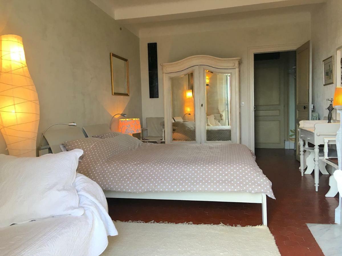 Les Chapeliers Bed & Breakfast Claviers Bagian luar foto