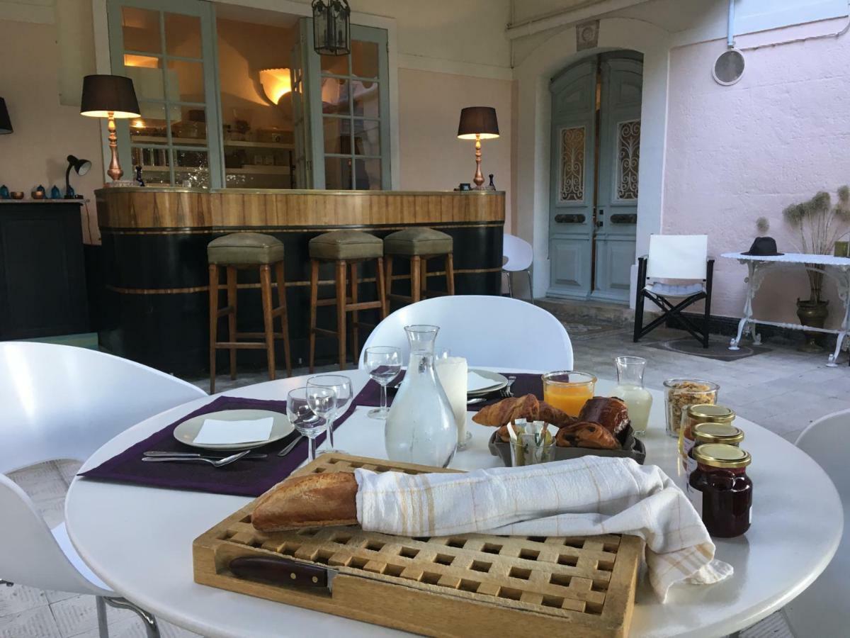 Les Chapeliers Bed & Breakfast Claviers Bagian luar foto